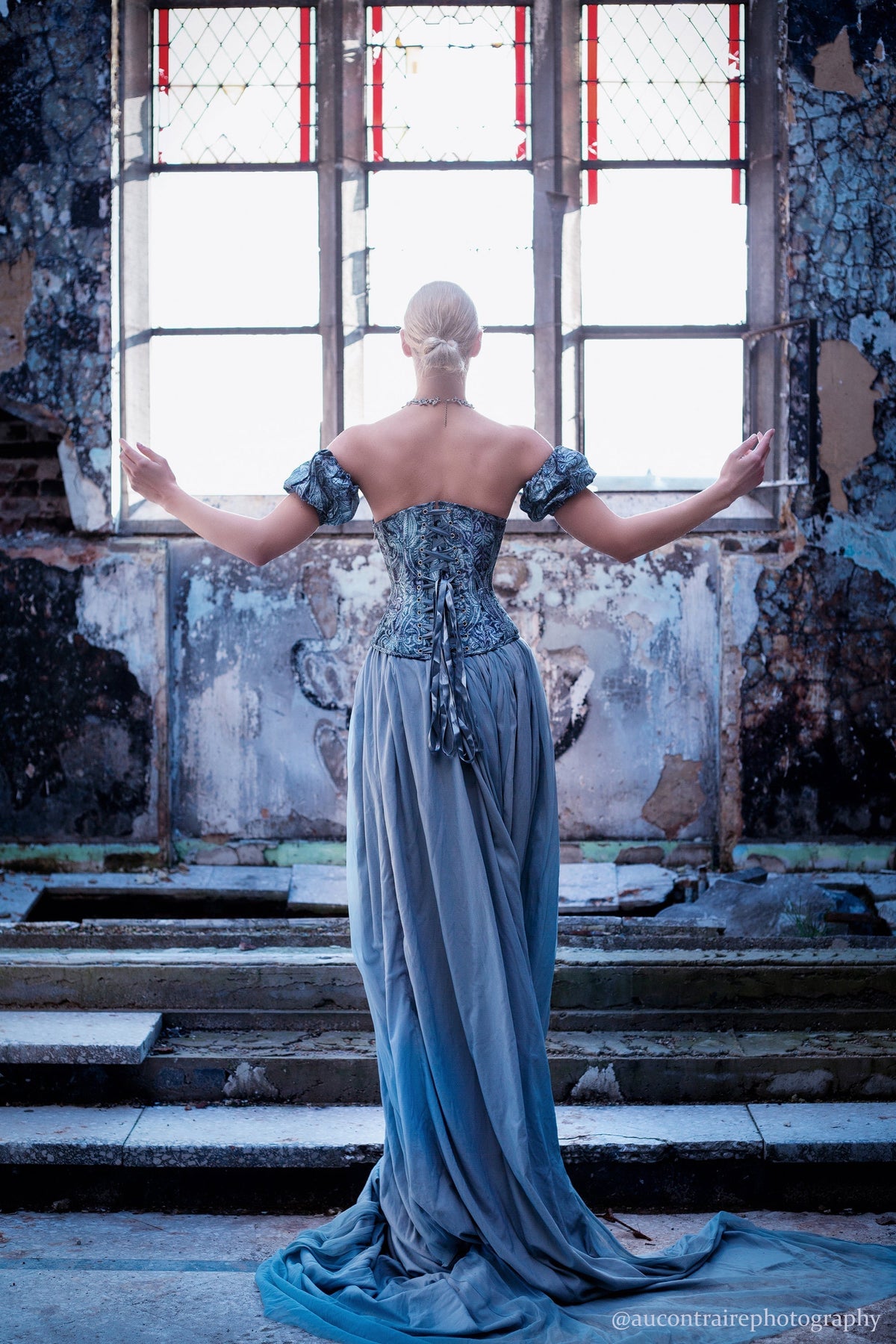 Blue Print Overbust Corset With Detachable Sleeves