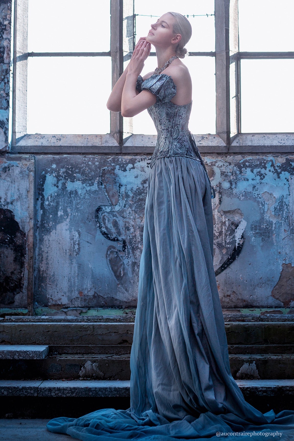 Blue Print Overbust Corset With Detachable Sleeves
