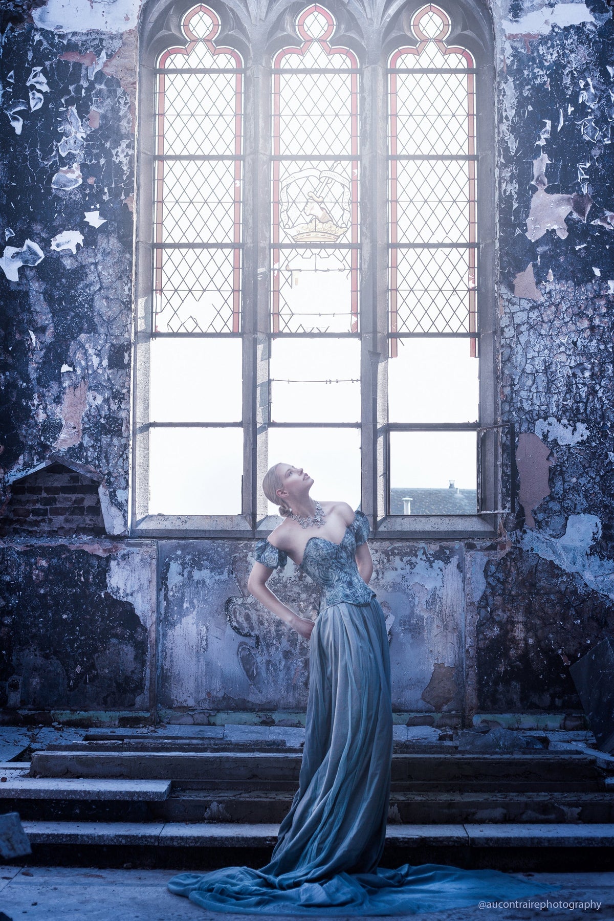 Blue Print Overbust Corset With Detachable Sleeves