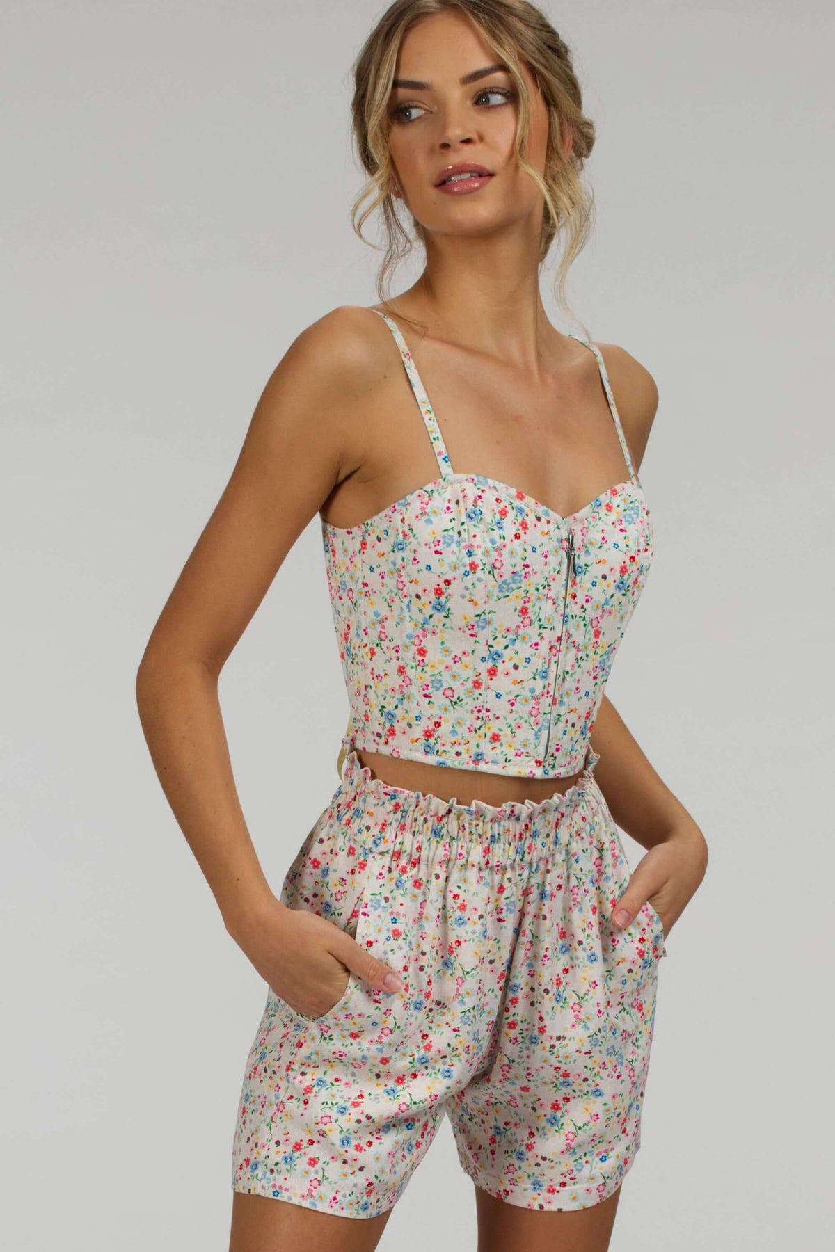 Calla Ditsy Viscose Elasticated Paperbag Shorts