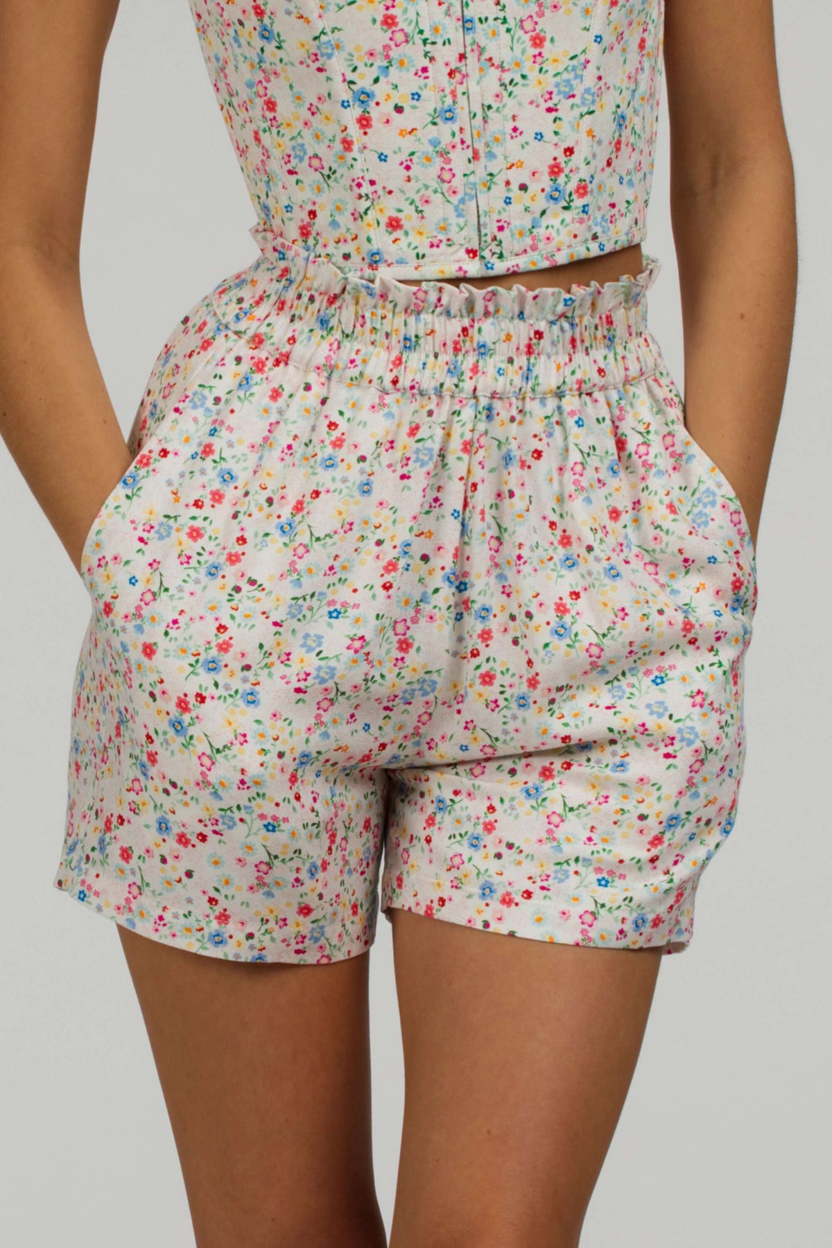 Calla Ditsy Viscose Elasticated Paperbag Shorts